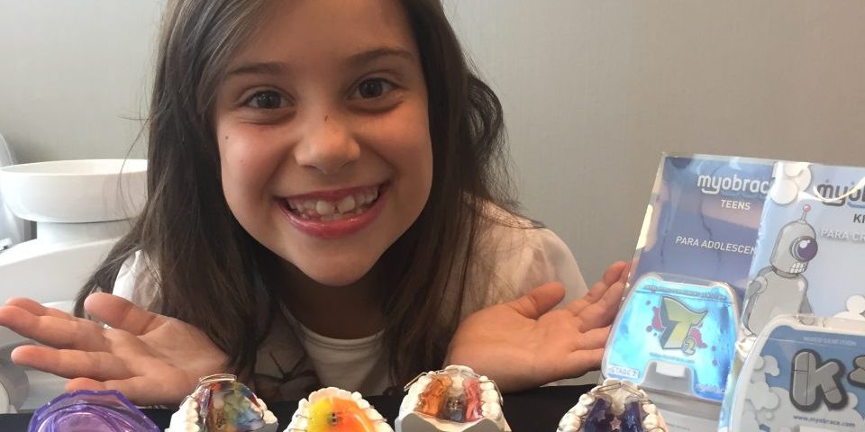 Com qual idade devo levar meu filho para colocar aparelCom qual idade devo levar meu filho para colocar aparelho dentário?o dentario?